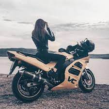 Pin By Liskley Casas On Beautiful Things Bike Photoshoot Girls Driving Sports Bikes Motorcycles