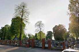 Sochaczew se poprvé zmiňuje v dokumentech z roku 1138, kdy v místním benediktinském klášteře zemřel polský vévoda bolesław iii. Polish War Graves Sochaczew Sochaczew Tracesofwar Com