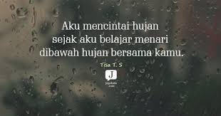 Karena kamu adalah salah satu alasan seseorang untuk tersenyum. 34 Kata Kata Tisa T S Jagokata