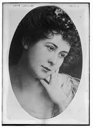 Emily Grigsby's Instagram, Twitter & Facebook