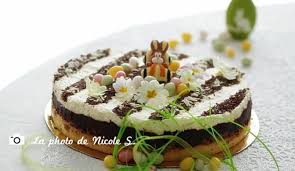 Gateau Aux Trois Chocolats En 2020 Gateau Trois Chocolat Recette Dessert Recette Dessert Facile