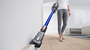 Consultez aussi nos conseils s'adressant aux. Quel Aspirateur Balai Dyson Choisir La Cote D Or Cafe