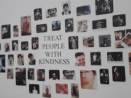 Imagen Descubierto Por Moon Descubre Y Guarda Tus Propias Imagenes Y Videos En We Heart It One Direction Bedroom One Direction Room Vintage Room Decor