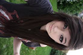 This is the perfect short emo hairstyle for a hardcore chick. Brown Hair Girl And Piercing Image 409351 On Favim Com