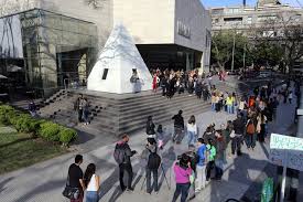 Buenos aires, capital latinoamericana del art nouveau, posee un patrimonio cultural emblemático que representa un momento histórico irrepetible que abarca desde los inicios del el obelisco ,buenos aires. La Punta Del Obelisco Se Mudo Al Malba Noticias Buenos Aires Ciudad Gobierno De La Ciudad Autonoma De Buenos Aires