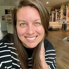 Amanda Estep's Instagram, Twitter & Facebook