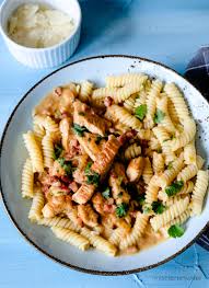 Schnelle und einfache alltagsrezepte mit fleisch oder vegetarisch, von der schnelle und einfache rezepte für jeden tag. Putengeschnetzeltes Mit Nudeln Schnell Einfach Lecker