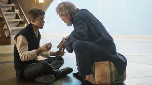 The haunting story of 'the giver' centers on jonas (brenton thwaites), a young man who lives in a seemingly ideal, if colorless, world of conformity and contentment. The Giver Movie Trailer News Cast Interviews Sbs Movies