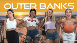 Sarah's striped button front top on outer banks. Outerbanks Outfits Sarah Cameron And Kiara Carrera Robyn Emily Youtube
