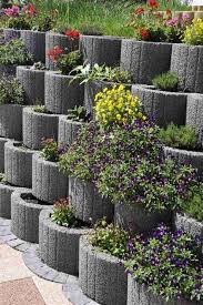 Hacer una jardinera con ladrillos o bloques de cemento. Jardinera Bloques Ideas Jardinera Bloques Ideas Construir Una Jardinera Con Ver Mas Ideas Sobre Ideas De Jardineria Jardineria En Macetas Decoraciones De Jardin