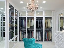 Mainkan game online fancy walk in closet gratis di y8.com! Walk In Closets That Are The Definition Of Organization Goals Hgtv S Decorating Design Blog Hgtv