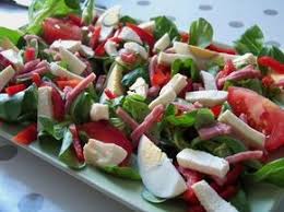 Recette De Salade D Ete Au Jambon Et Mozzarella La Recette Facile Recette Recette Salade Recettes De Cuisine Salade