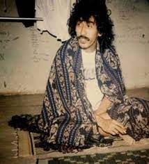 Bermain gitar dilakukannya sejak masih muda. Riski Nurhidayat Riskinhidayatt5 Profil Pinterest