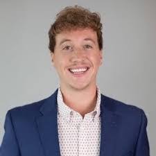 Alison Dey's Instagram, Twitter & Facebook