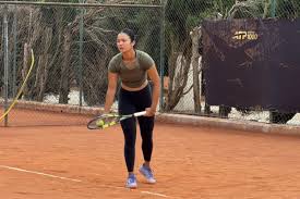 Alex Eala practices with Samsonova ahead of Rybakina clash