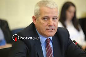 Att ta' akkuża ppreżentat kontra l-Ministru Sveçla u tliet membri  parlamentari oħra