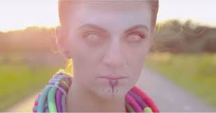 Music video by sarsa performing naucz mnie. Sarsa Pokazala Nowy Teledysk Do Kawalka Indiana Video Kozaczek
