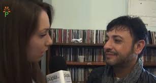 Esordisce al cinema grazie a maurizio nichetti con ho fatto splash (1980). Finizio Racconta Buona Luna L Album Con Le Poesie Di Siani Pupia Tv