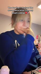 Best day in my life❤️#internationalstudent #collegeacceptance #college  #freshman #fyp #vir #student #happy #studyabroad
