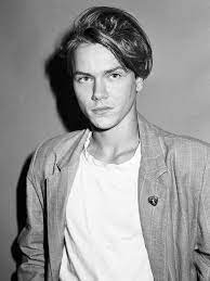 River phoenix, the older brother of joaquin phoenix, died of a drug overdose on oct. Oral History River Phoenix On Saving The Planet Golden Globes