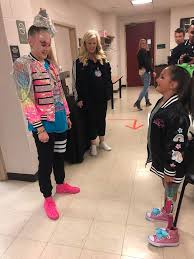 Jojo siwa was reported to be dating singer mattyb after she appeared in one of his music videos, however, she denied it saying she doesn't have a boyfriend. Tessa S Asw Bigwish To Meet Jojo Siwa A Special Wish Cleveland Chapter Facebook