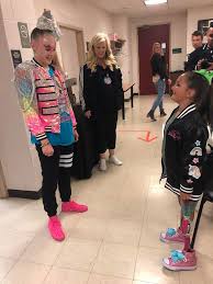 So now that you know jojo siwa's height, how about a look at her height, compared to some. Tessa S Asw Bigwish To Meet Jojo Siwa A Special Wish Cleveland Chapter Facebook