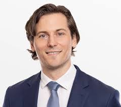 Alex Walker's Instagram, Twitter & Facebook