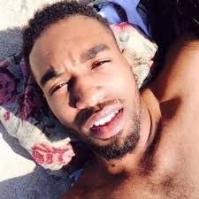 Joseph Seale (@JBr33ze)