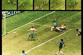 Ganó, por abrumadora mayoría, el gol de diego maradona en el mundial de 1986, cuando bailando, con la pelota pegada al pie, dejó a seis ingleses perdidos en el camino. La Divertida Anecdota Del Fotografo Que Retrato El Barrilete Cosmico Que Dibujo Maradona Ante Inglaterra Noticias Elentrerios Com