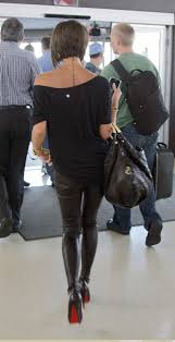 Now That Is How To Travel In Style Hair Short Hair Styles Beckham Hair Victoria Beckham Short Hair