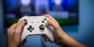 You can you get discord, the popular chat service, on xbox one, all you need is a discord account and you can easily link it to your xbox account. How To Use Discord On Your Xbox One To Show Your Friends What Games You Re Playing
