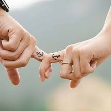 Couple Finger Anchor Tattoos Capa Cift Dovmeleri Capa Dovmeleri Cift Dovmeler Sevgili Dovme