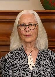 Julia Pillen's Instagram, Twitter & Facebook