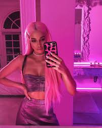 We would like to show you a description here but the site won't allow us. Afbeelding Kan Het Volgende Bevatten 1 Persoon Binnen Cute Outfits Fashion Girl