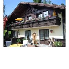 It offers classically furnished apartments and a large garden with shared barbecue facilities. Unterkunft Haus Cornelia In Der Stadt Jungholz Katalog Von Unterkunften Aus Der Ganzen Welt