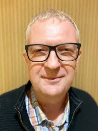 Daniel Munz's Instagram, Twitter & Facebook