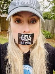 Jenn Thomas's Instagram, Twitter & Facebook