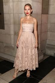 Gli abiti da sera 2019 presentati in. Los Looks De Las Invitadas A La Cena De Inauguracion De La Nueva Exposicion De Dior Son Asi De Ideales Dior Dress Fancy Dresses Debut Dresses