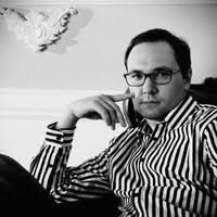 Но сергей сергеич больше 10 лет балансирует между кремлем и болотной и не. Sergej Minaev Professionalnyj Fotograf Studiya Krasivyj Kadr Linkedin
