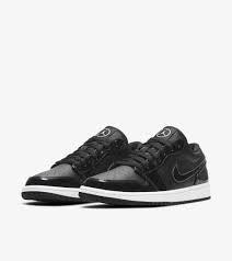 Atypical to jordan 1 lows, this specific pair finds each panel dressed in various shades of blue, black, and white. Air Jordan 1 Low Se Black And White Release Date Nike Snkrs Sg
