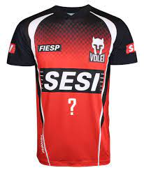 A peça é confeccionada em poliéster e elastano, oferecendo tecido confortável e com ajuste ideal. Camisa De Volei Do Sesi Sp 2020 21 Vermelha Personalizada Masculina