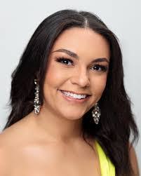 Ashley Levesque's Instagram, Twitter & Facebook