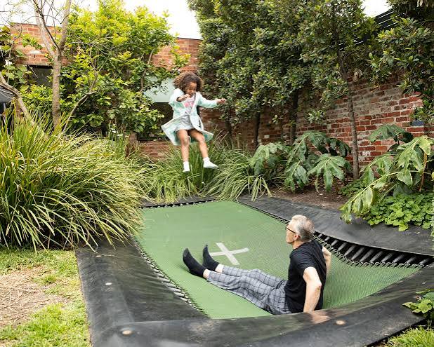 Above ground vs inground trampolines: which one is best? | Gardeningetc
