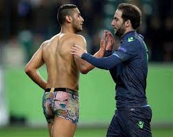 €* 01/02/1991 en.comparar faouzi ghoulam con. Napoli S Faouzi Ghoulam Wants You To See His Dragon Ball Z Underwear Howler Magazine