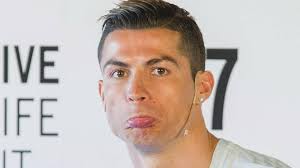 Fans can't stop rubbing this cristiano ronaldo statue's crotch. Cristiano Ronaldo So Spottet Das Netz Uber Seine Statue