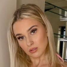 Brittney Barnes's Instagram, Twitter & Facebook