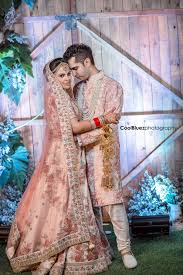 These Are Delhi Based Newlyweds Amisha Bhardwaj And Pranav Verma Indian Wedding Dress Modern Modern Wedding Dress Indian Wedding Dress