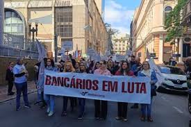 Após proposta rejeitada, bancários fazem ato e cobram avanços em acordo coletivo com a Caixa