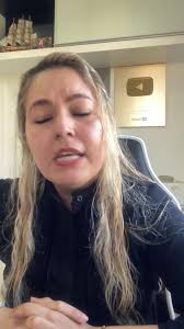 Nathalia Leandro was live.