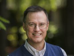 Joe Sprague navigates a detour for Horizon Air